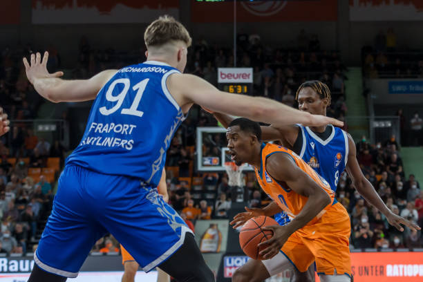 快速推进的 快速推进的